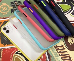 Чехол iPhone 11 матовый с цветными краями цвета в ассорт - фото 7322